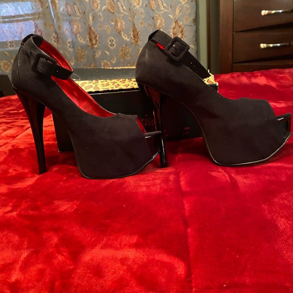 Fredricks of Hollywood black velvet platform stiletto